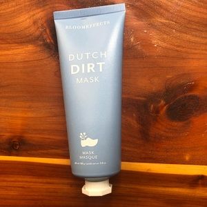 Dutch dirt mask